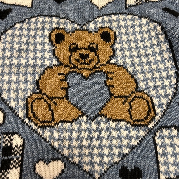 Sweater with teddy bear size 2T. - Picture 2 of 4
